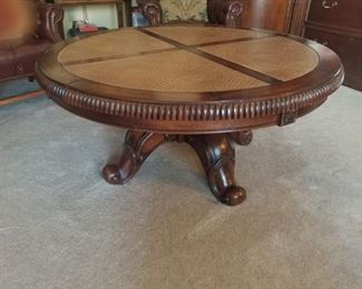 Round Coffee Table b