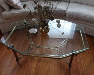 glass top  coffee table  The  size  is  48"  x  32".