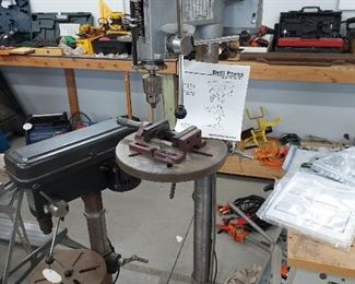 Duracraft 45160 floor drill press