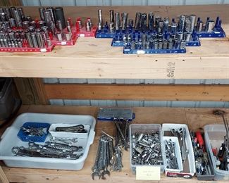 Metric and SAE wenches and socket sets