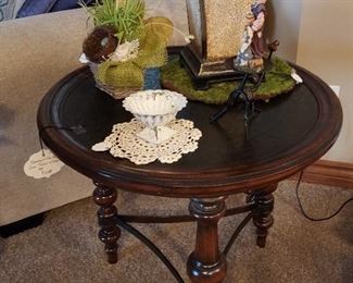 Round end table