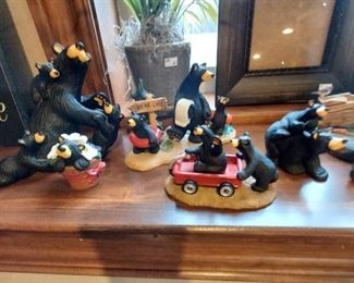 Bear figurines