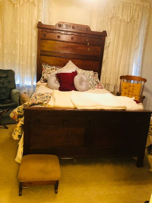 Queen size antique Victorian bed