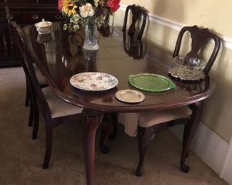 Kincaid Cherry mountain 2 dining table and chairs
