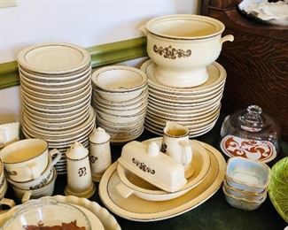 Pfaltzgraff, USA, Vintage Stoneware, Tan, Brown, 1970s, Dining Set, 