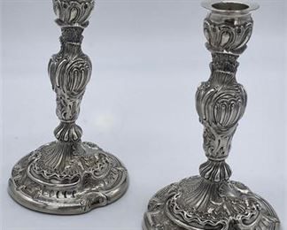 Lot 019
Pair of Sterling Repousse Candlesticks