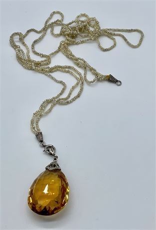 Lot 063
Large Citrine Drop Pendant on Pearl Necklace
