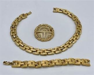 Lot 066
Givenchy Gold Toned Chain Necklace and Bracelet Set