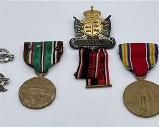 Lot 067
5 WWI and WWII Military Medals