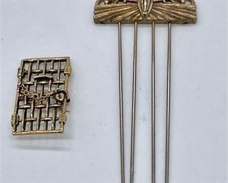 Lot 075
Reproduction Alice Paul Suffrage Jail Pin and Vintage Hair Comb