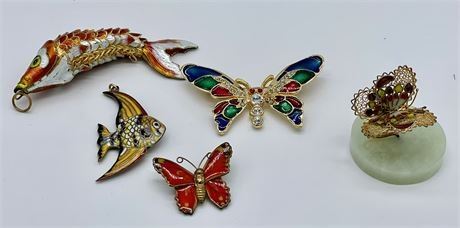 Lot 077
Enameled Butterfly and Fish Jewelry