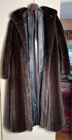 Lot 179
Ladies Brown Mink Coat