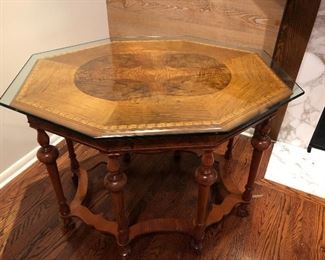 Lovely antique octagonal table with beautiful burl top