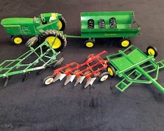 1960s Ertl/Tru Scale John Deere Tractor Set!