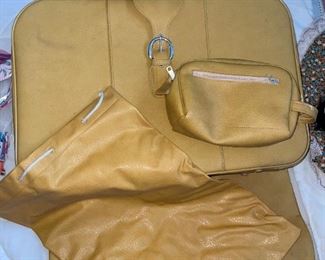 America 2000 Retro Yellow Luggage!