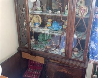 Vintage Ornate Wood Inlay Curio Cabinet!
