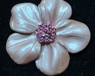119 Floral Theme Brooch