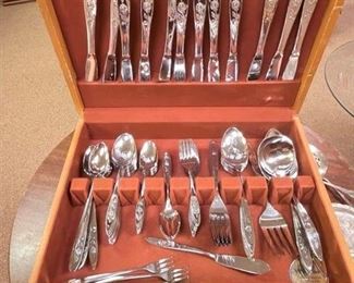 Dinnerware Set