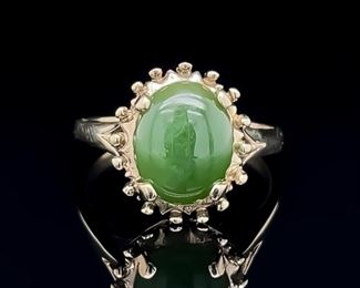 Fortune and Luck! Estate Vintage Jade Oval Cabochon Basket Ring in 10k Yellow Gold