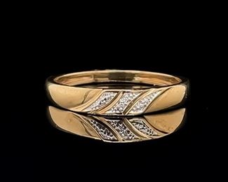 For the Groom! Estate Men’s Diamond Wave Wedding Band in 10k Yellow Gold