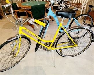 Schwinn Varsity, bike, excellent condition. 