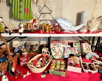 Christmas Decor, 