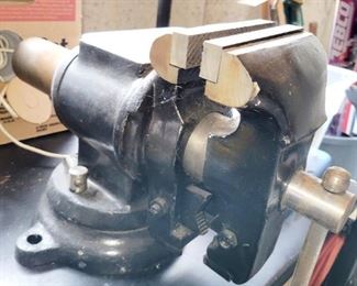 Bench Vise 