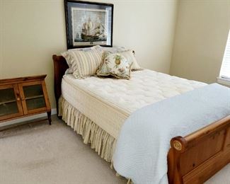 Queen, Knotty Pine sleigh bed, Ralph Lauren bedding