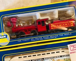 AHM, engine, HO Scale. 