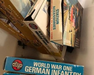 Airfix,  Zoo Animals. WWI German Infantry 