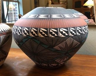 Hand made, hand painted Acoma pot by artist Jay Vailo