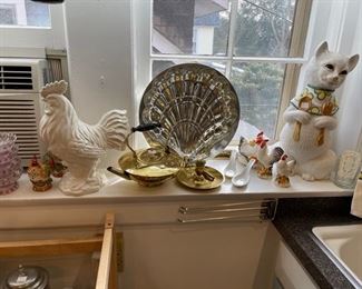 Kitchen accessories and decorative items