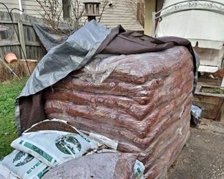 Bagged red mulch. 1 1/2 pallets avaikable. $1 per bag or 6 bags for $5.