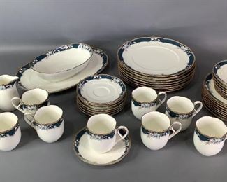Noritake Sandhurst China
Noritake Sandhurst China 45pc set (seats eight). Includes 10.5" dinner plates, 8.5" salad plates, 6.5" dessert plates, saucers, tea/coffee cups, oval vegetable serving dish, and a 14" oval serving platter.
