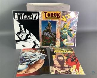 Modern Comics- over 100 issues
A box of Modern comics approx 110 comics includes titles such as turok dinosaur hunter, prophet,team 7 ,and more.