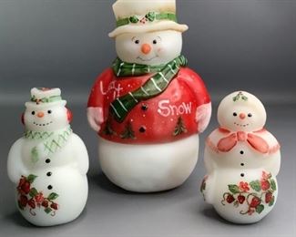 Fenton Snowmen
Snowman Candle Holder and Figurines. Candle Holder is two pieces, Hand-painted and signed, #7. Mr and Mrs Snowman Figurines are approximately 4" and are hand painted and signed.