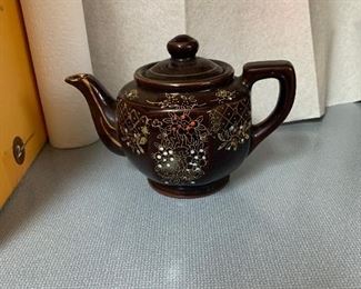 Tiny tea pot