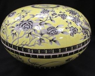 A CHINESE YELLOW GROUND PORCELAIN COVERED BOX, CIRCULAR FORM WITH GRISAILLE PEONY DESIGN. 9.75" DIAMETER