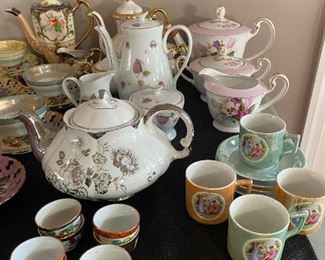 Tea pots/Tea cups 