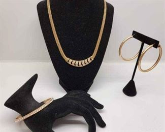 1 Necklace, 1 Bracelet 1 Pair Earrings