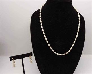 14kt Freshwater Pearls Earrings