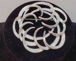 1967 Sarah Coventry Tailored Swirl Brooch