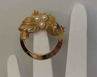 Vintage 1965 Sarah Coventry Endearing Brooch