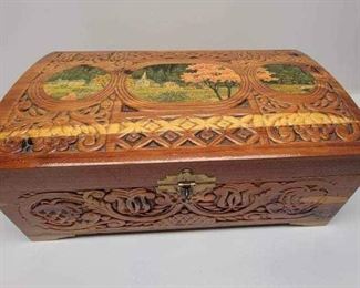 Vintage Carved Box With Jewelry