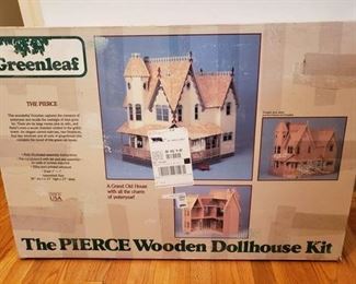 Greenleaf The Pierce wooden dollhouse kit