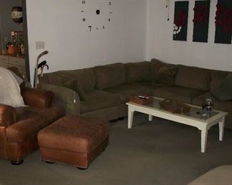 Sectional / Leather Chair w/ottoman