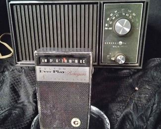 Rare Vintage Gulton EVERPLAY, 1st Rechargeable Transistor Radio GE Solid State Radio