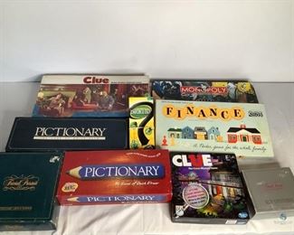 Adult Brain Games
Includes some titles like Clue, Pictionary and Trivial Pursuit. Unknown if all games are complete sets.