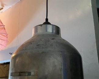 Round Industrial Style Lamp
One round metal industrial style hanging lamp. 9"Hx13"W It works!