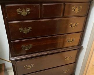 SOLD - Vintage MENGEL, Louisville Kentucky, Mahogany Federal Style Dresser (some scratches) 